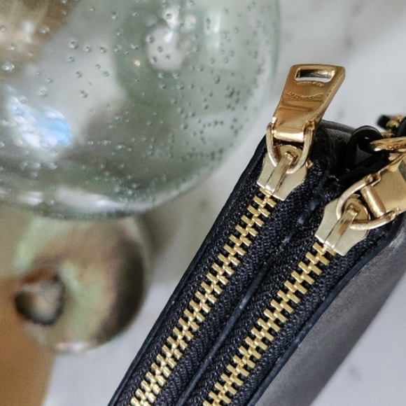 Coach SET! Convertible CROSSBODY Plus Matching Wallet wristlet! - Picture 9 of 16